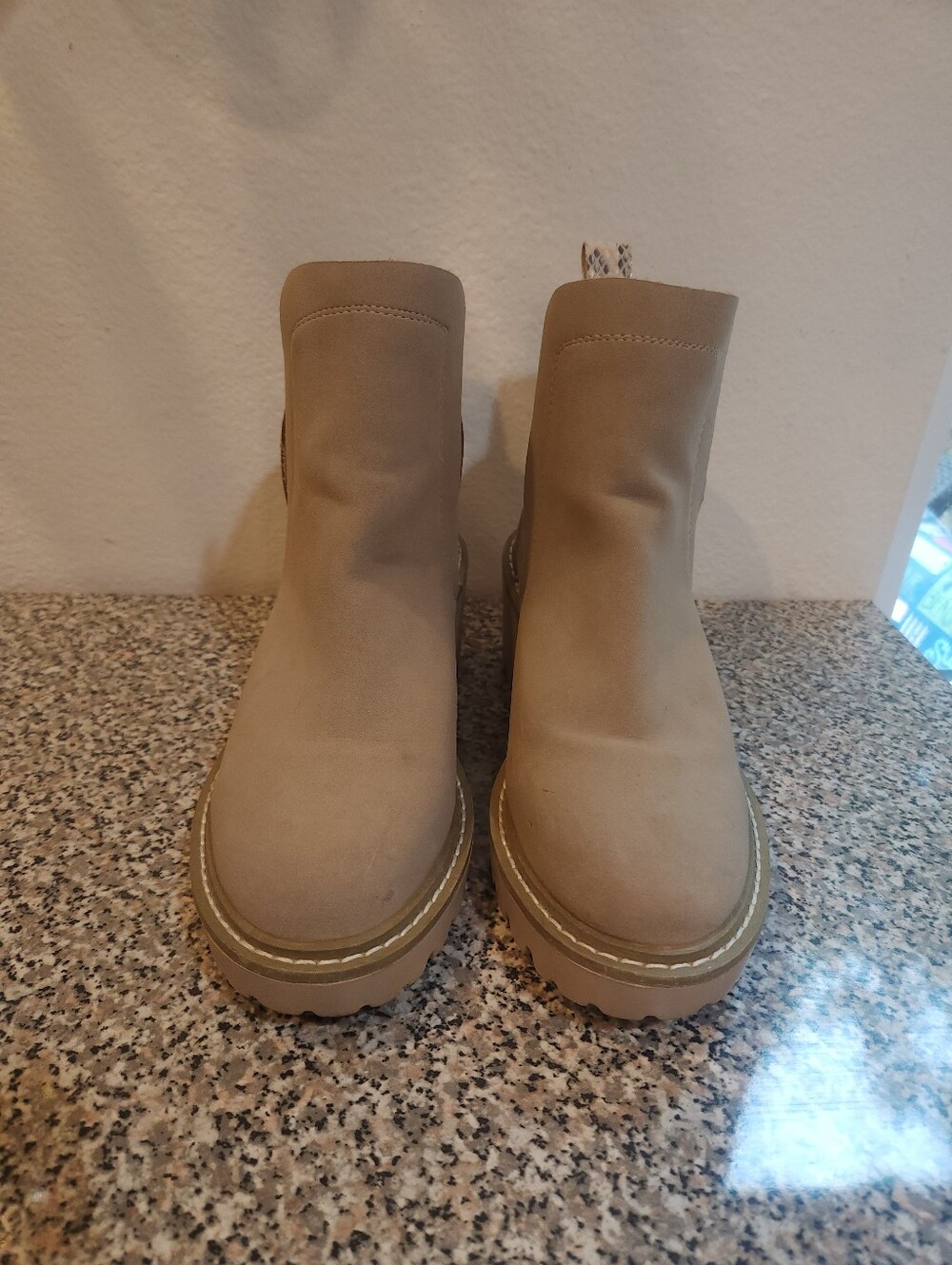 Women's Chelsea Lug Boot in Taupe